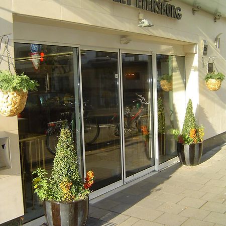 Hotel Petersburg Superior Дюселдорф Екстериор снимка