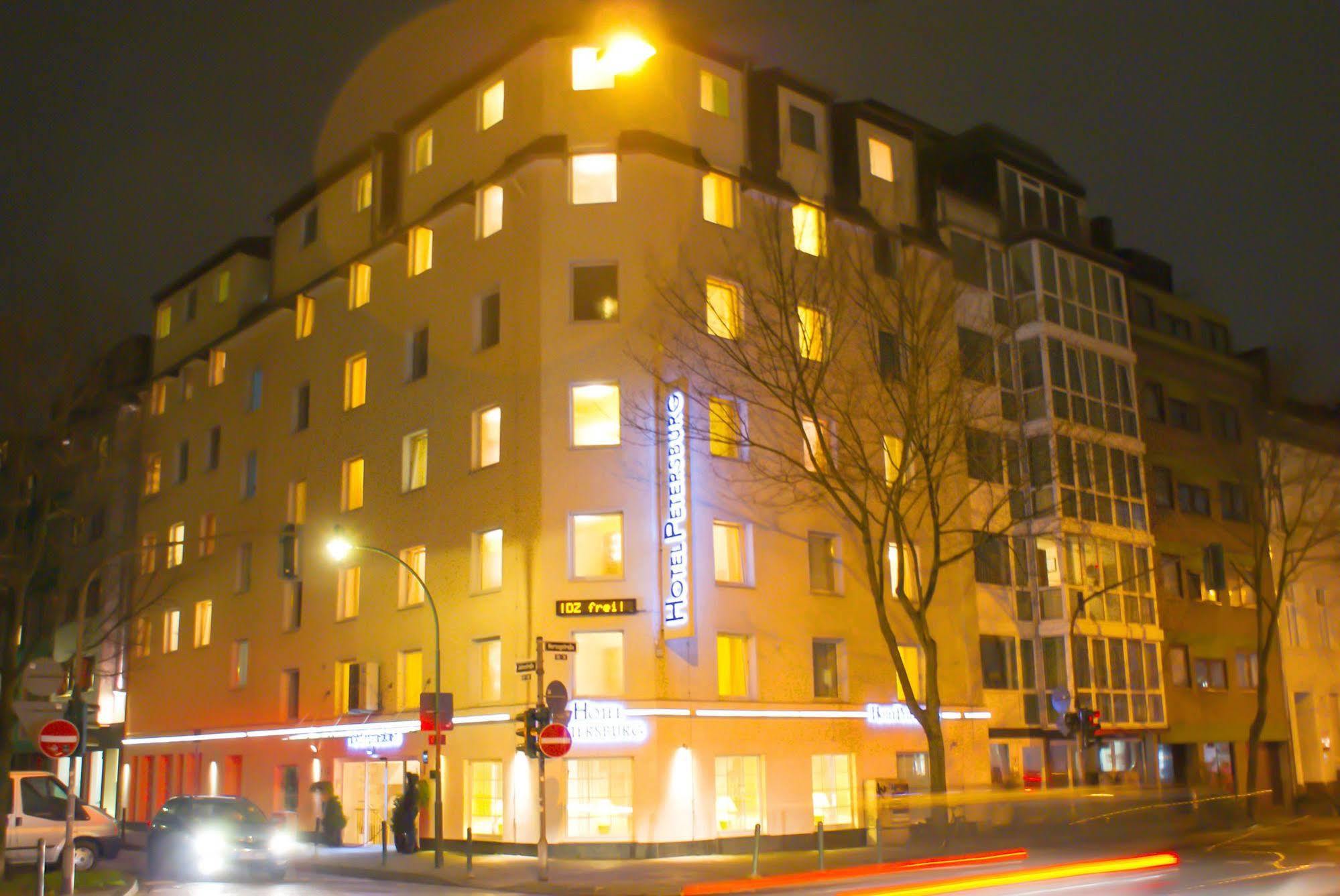 Hotel Petersburg Superior Дюселдорф Екстериор снимка